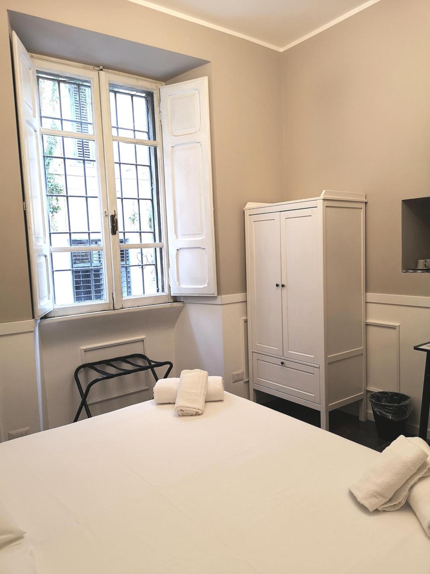 Trastevere Glasshouse Gasthof 3*